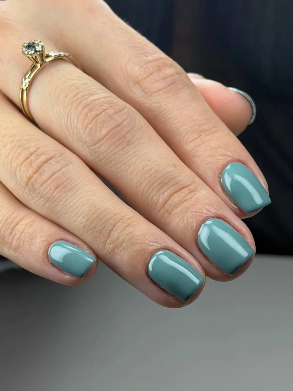 Unhas verde-menta